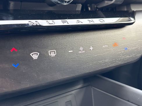 Certified 2025 Nissan Murano SV image 28