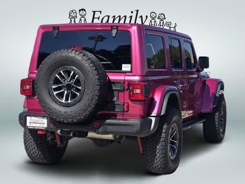 Used 2024 Jeep Wrangler Unlimited Rubicon AWD/4WD image 4