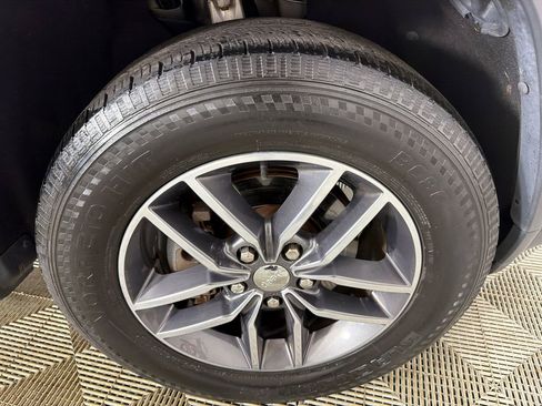 Used 2017 Jeep Grand Cherokee Limited AWD/4WD image 14