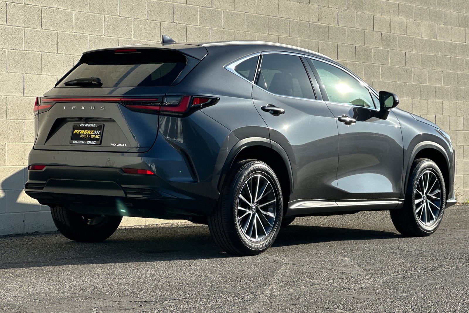 Used 2025 Lexus NX 250 FWD image 4