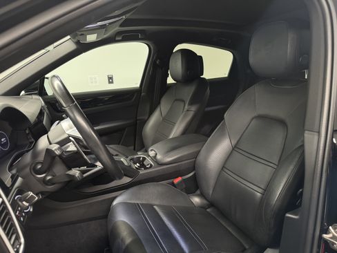Used 2022 Porsche Cayenne Coupe AWD/4WD image 8