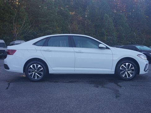 Used 2025 Volkswagen Jetta S image 10