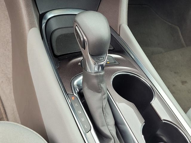 Used 2021 Chevrolet Malibu LS FWD image 19