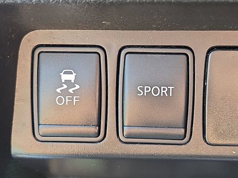 Used 2016 Nissan Rogue S AWD/4WD image 24