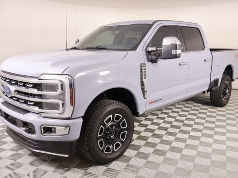 Used 2024 Ford F250 Platinum image 11