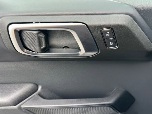 New 2025 Ford Bronco Badlands image 11