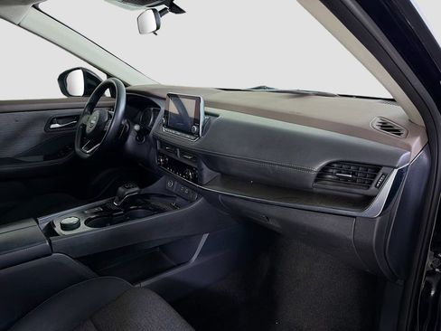 Used 2023 Nissan Rogue SV AWD/4WD image 32