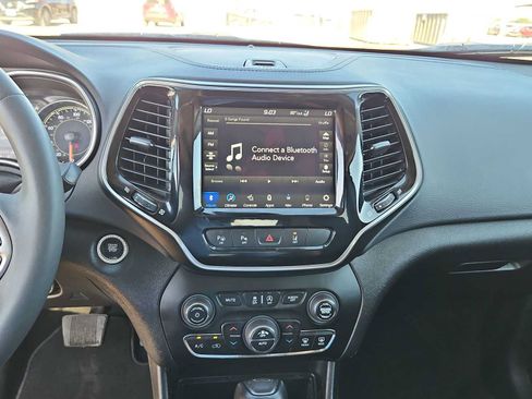 Used 2022 Jeep Cherokee Limited w/ Elite Package AWD/4WD image 20