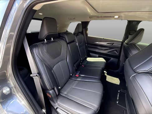Used 2023 INFINITI QX60 Luxe w/ Cargo Package FWD image 26