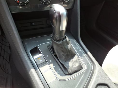 Used 2019 Volkswagen Tiguan S w/ Driver Assistance Package FWD image 21