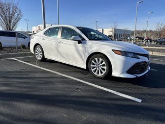 Used 2018 Toyota Camry LE video 2