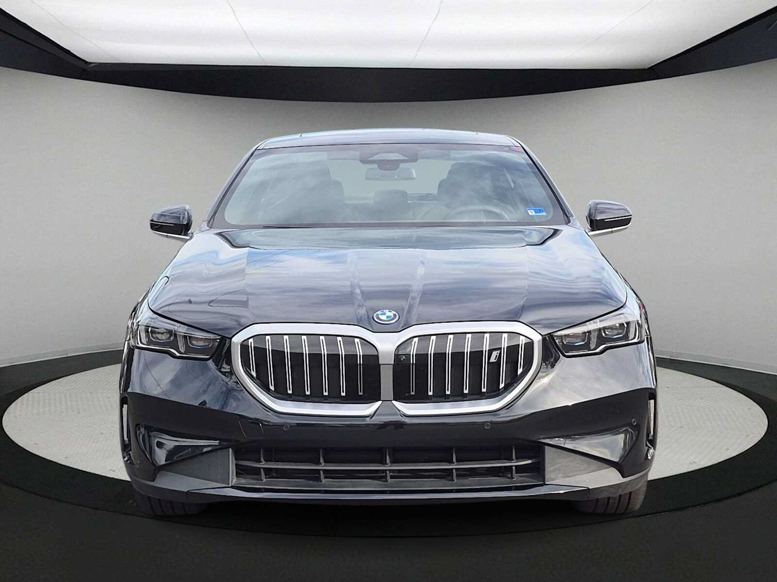 Used 2026 BMW i5 eDrive40 w/ Premium Package AWD/4WD image 3