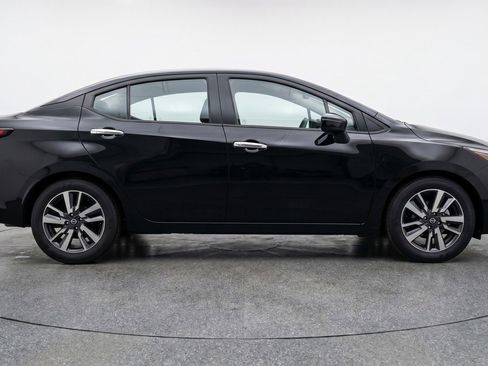 Used 2025 Nissan Versa SV image 11