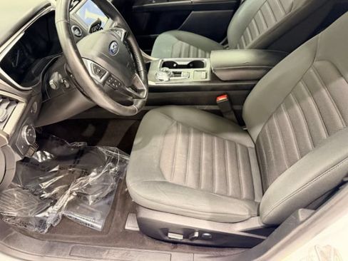 Used 2019 Ford Fusion SE FWD image 25