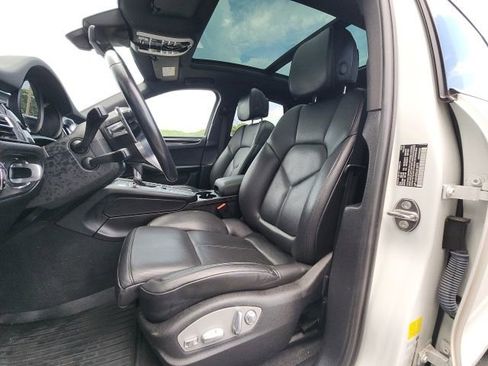 Used 2021 Porsche Macan AWD/4WD image 14