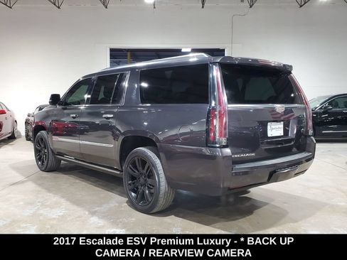 Used 2017 Cadillac Escalade ESV Premium Luxury RWD image 11