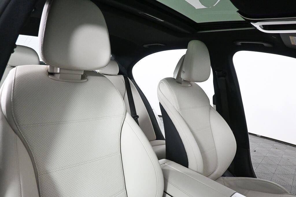 Certified 2024 Mercedes-Benz C 300 Sedan image 20