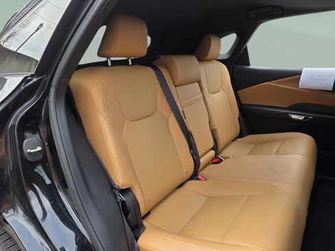 Certified 2025 Lexus RX 350 Premium w/ Accessory Package (Z1) image 23