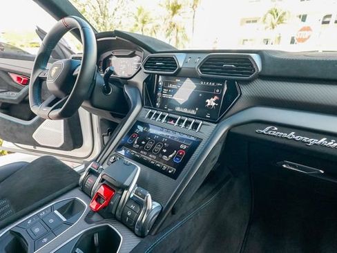Used 2023 Lamborghini Urus Performante image 90