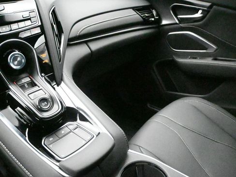 Used 2025 Acura RDX SH-AWD image 4