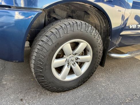 Used 2010 Nissan Titan SE w/ SE Value Truck Pkg image 5