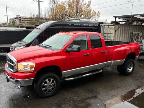 Used 2006 Dodge Ram 3500 Truck SLT image 8