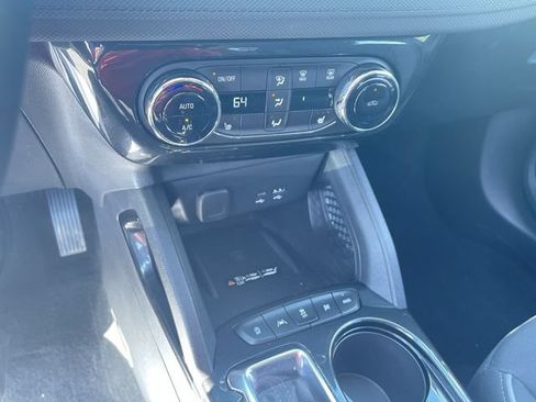 Certified 2025 Chevrolet TrailBlazer LT w/ Convenience Package AWD/4WD image 17