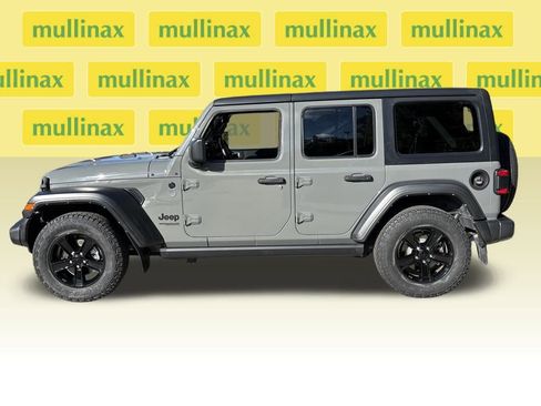 Used 2022 Jeep Wrangler Unlimited Sport image 10