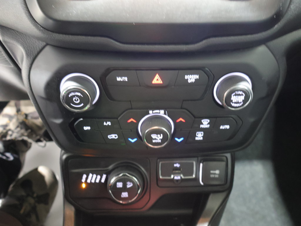Used 2019 Jeep Renegade Trailhawk AWD/4WD image 28