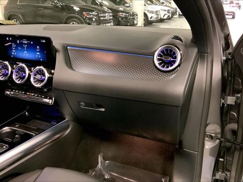 Used 2025 Mercedes-Benz GLA 250 image 17