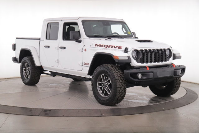 Used 2024 Jeep Gladiator Mojave AWD/4WD image 2