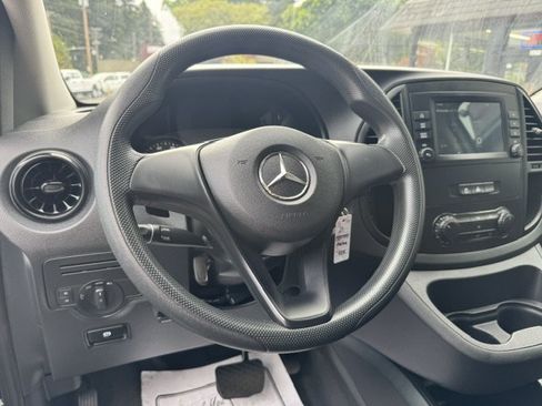 Used 2021 Mercedes-Benz Metris image 8