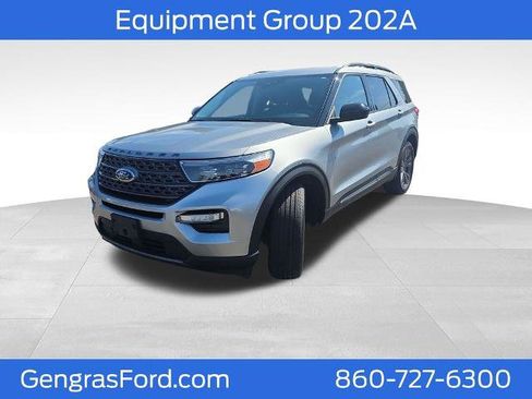 Certified 2022 Ford Explorer XLT w/ Equipment Group 202A AWD/4WD image 4