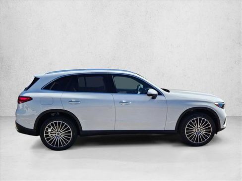 Certified 2026 Mercedes-Benz GLC 300 image 4
