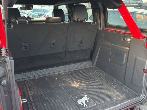 Used 2023 Ford Bronco Wildtrak image 7