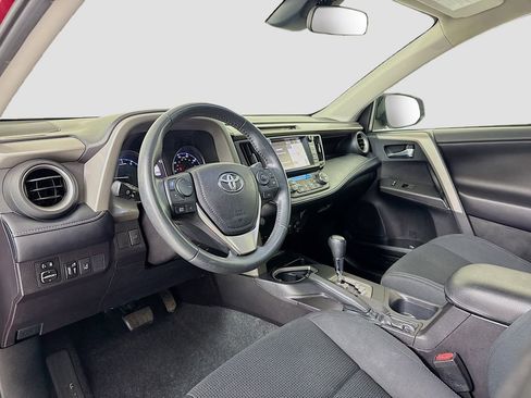 Used 2018 Toyota RAV4 XLE image 7