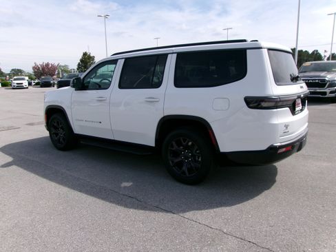 New 2026 Jeep Grand Wagoneer Limited AWD/4WD image 3
