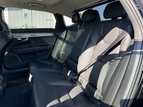 Used 2023 Volvo S90 B6 Plus image 14