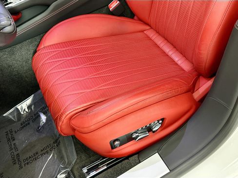 Certified 2022 Bentley Flying Spur V8 image 20