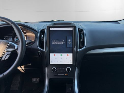 Used 2024 Ford Edge SEL image 11
