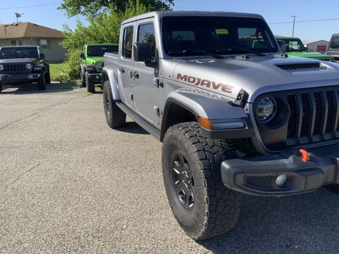 Used 2021 Jeep Gladiator Mojave AWD/4WD image 13