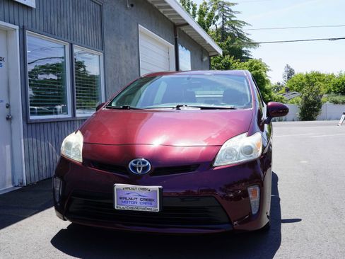 Used 2013 Toyota Prius Persona Series FWD image 2