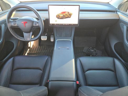 Used 2023 Tesla Model Y Performance image 16