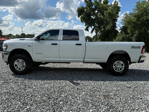 Used 2022 RAM 2500 Tradesman w/ Chrome Appearance Group AWD/4WD image 4