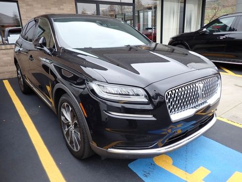 Used 2023 Lincoln Nautilus Reserve w/ Equipment Group 201A image 4