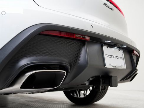 New 2025 Porsche Macan image 31