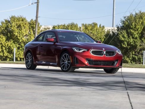 Certified 2025 BMW 230i Coupe image 2