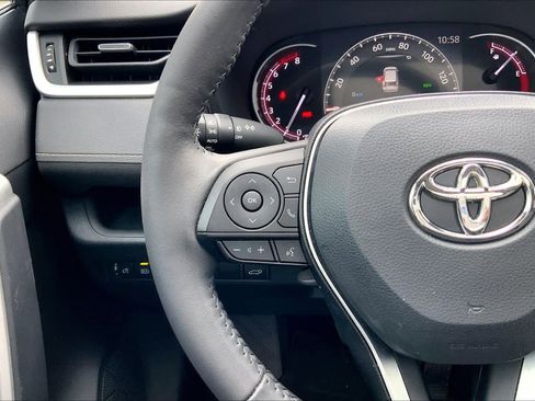 Used 2023 Toyota RAV4 XLE Premium image 23