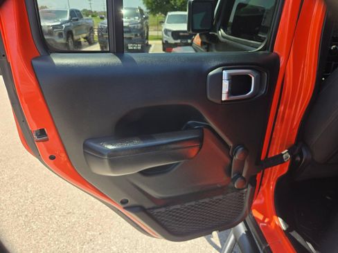 Used 2018 Jeep Wrangler Unlimited Sport AWD/4WD image 14