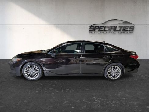 Used 2019 Toyota Avalon Limited FWD image 7